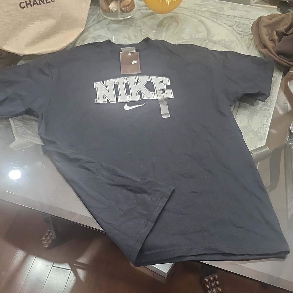 Nike Men's Black Vintage Logo T-Shirt Medium New